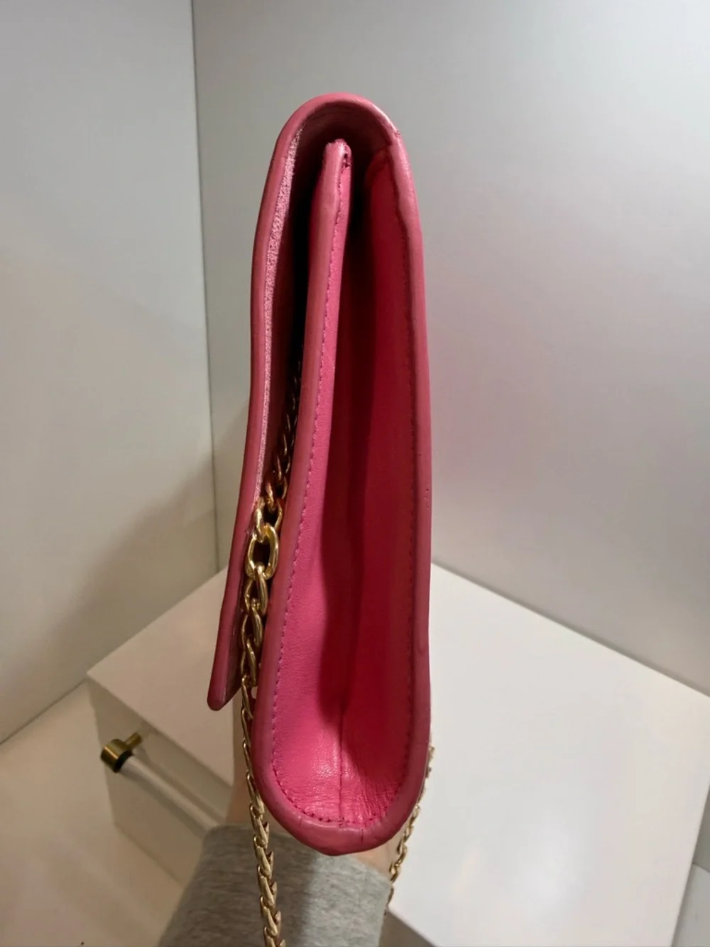 Yves Saint Laurent Hot Pink Leather Y-Front Chain Clutch - Picture 4 of 9